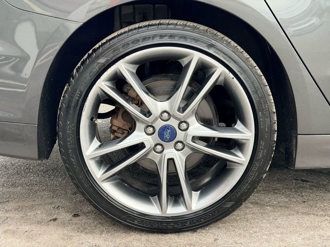 Used 2016 Ford Fusion Titanium AWD/4WD image 27