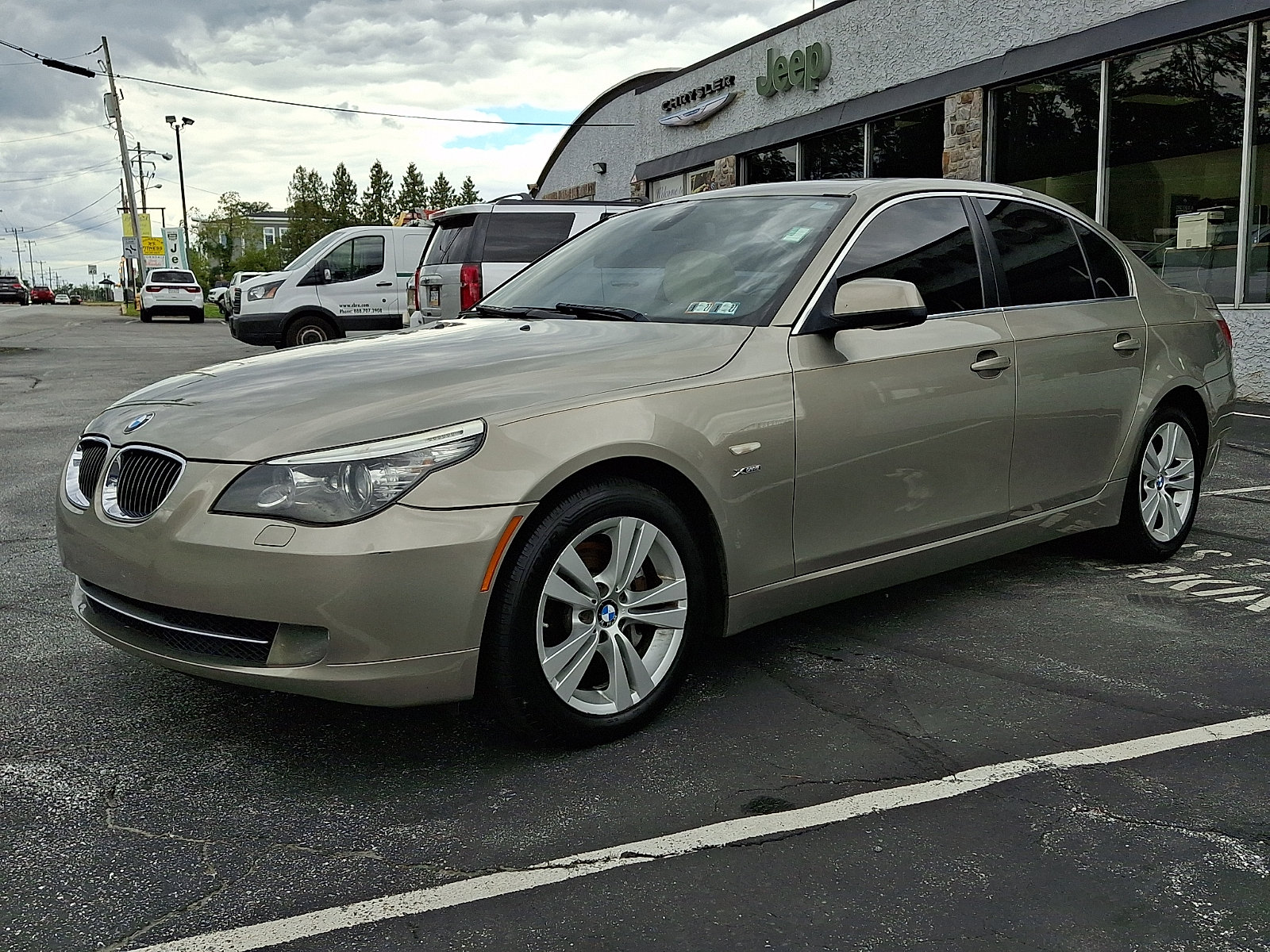 Used 2010 BMW 528i xDrive Sedan AWD/4WD image 3