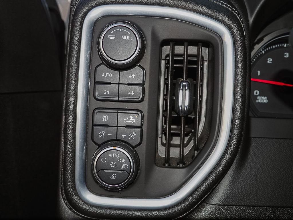 Used 2021 Chevrolet Silverado 2500 LTZ w/ LTZ Convenience Package image 33