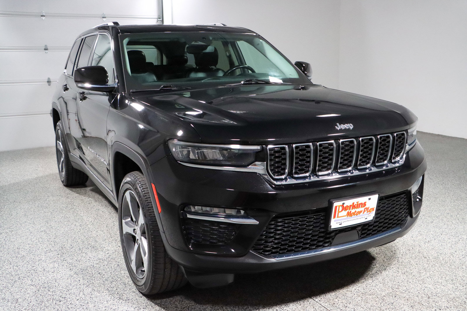 Used 2023 Jeep Grand Cherokee Limited image 5