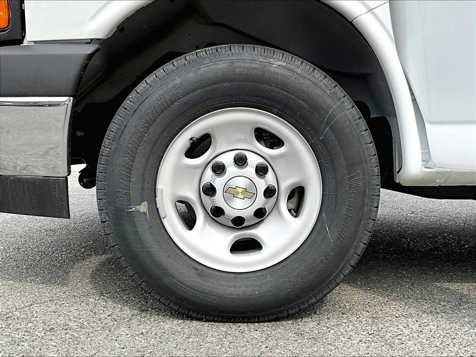 New 2024 Chevrolet Express 3500 w/ Power Convenience Package image 8