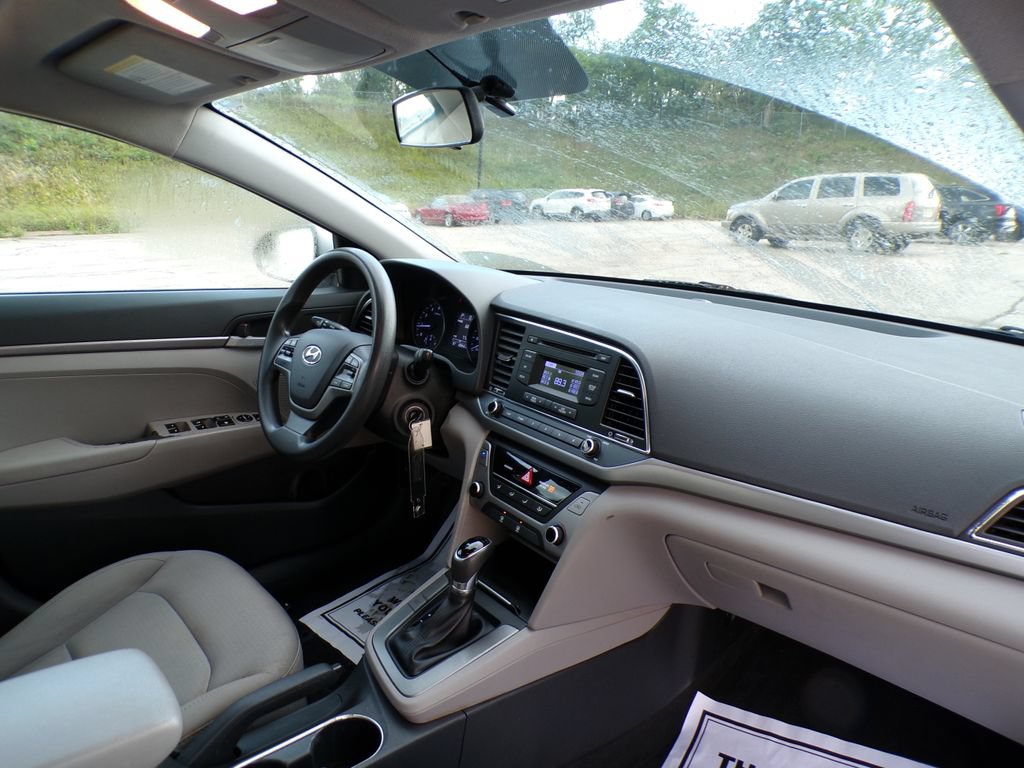 Used 2017 Hyundai Elantra SE FWD image 12