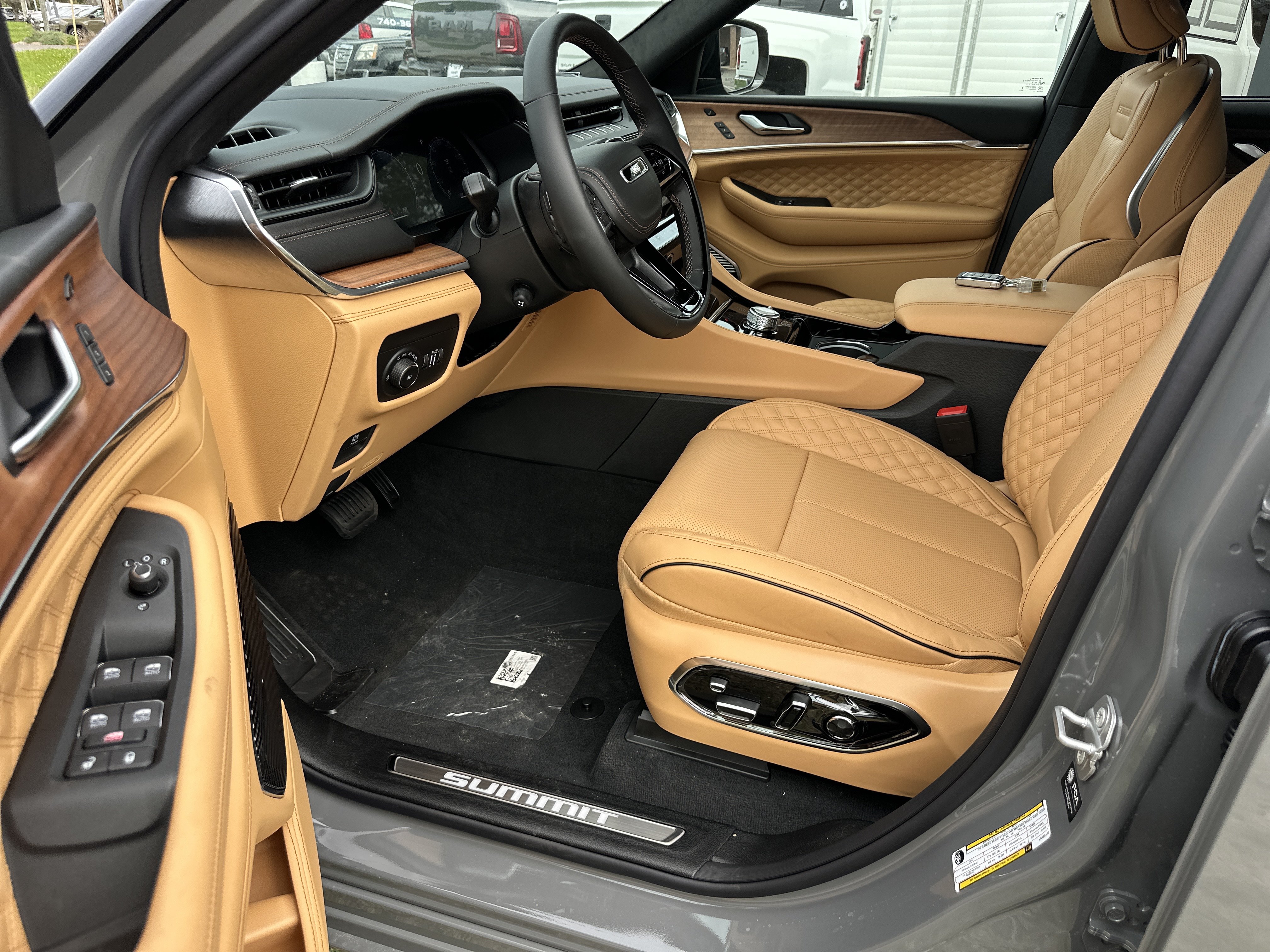 New 2027 Jeep Grand Cherokee Summit AWD/4WD image 27