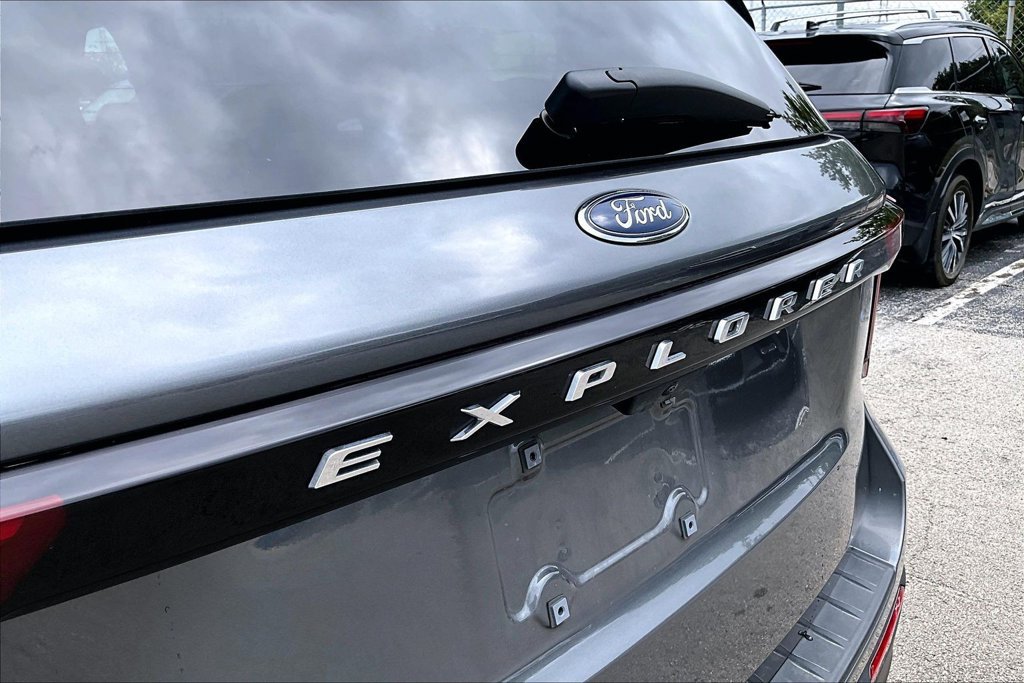 Used 2025 Ford Explorer Active RWD image 7
