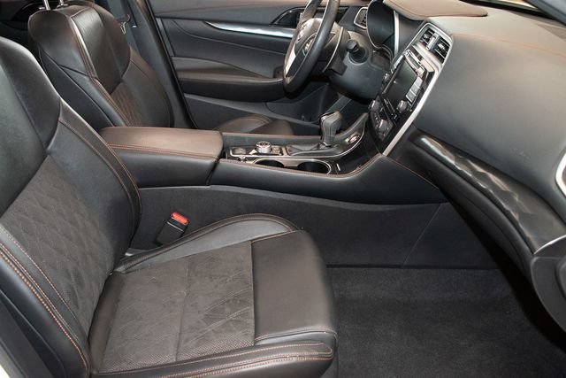 Used 2023 Nissan Maxima SR FWD image 10