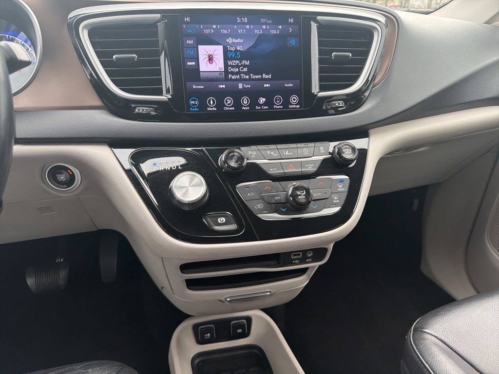 Used 2018 Chrysler Pacifica Touring-L w/ Advanced Safetytec Group image 14