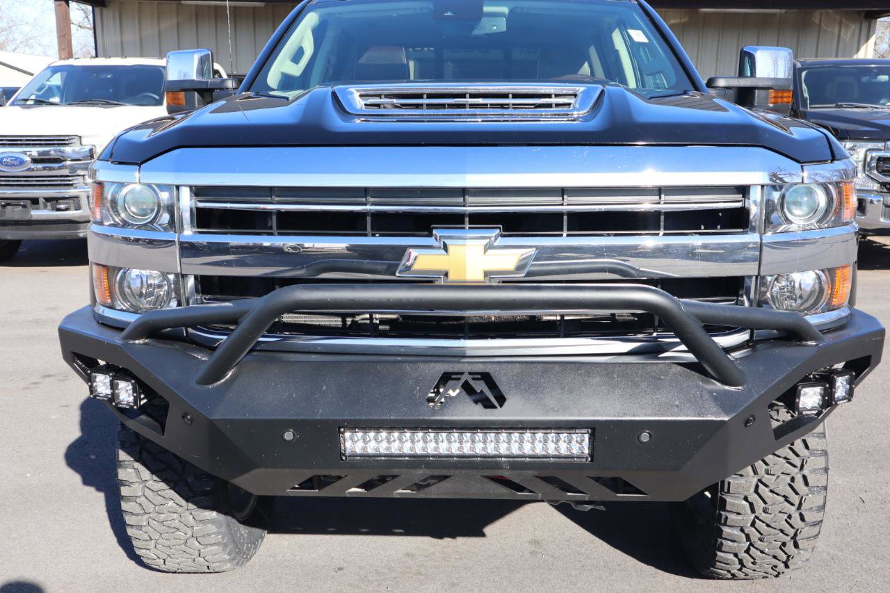 Used 2019 Chevrolet Silverado 2500 High Country w/ Duramax Plus Package image 2