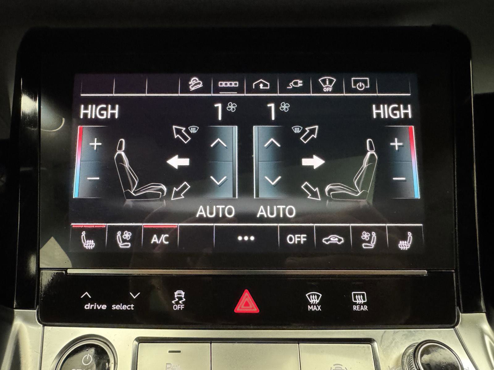 Used 2022 Audi e-tron Prestige w/ Prestige Package AWD/4WD image 29
