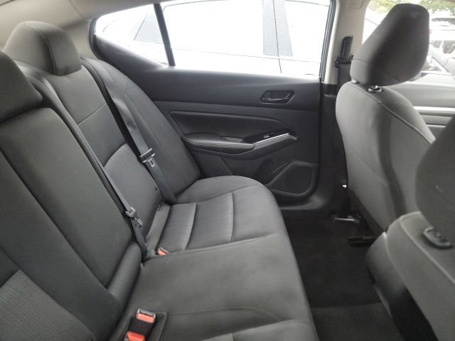 Used 2023 Nissan Altima 2.5 SV FWD image 11