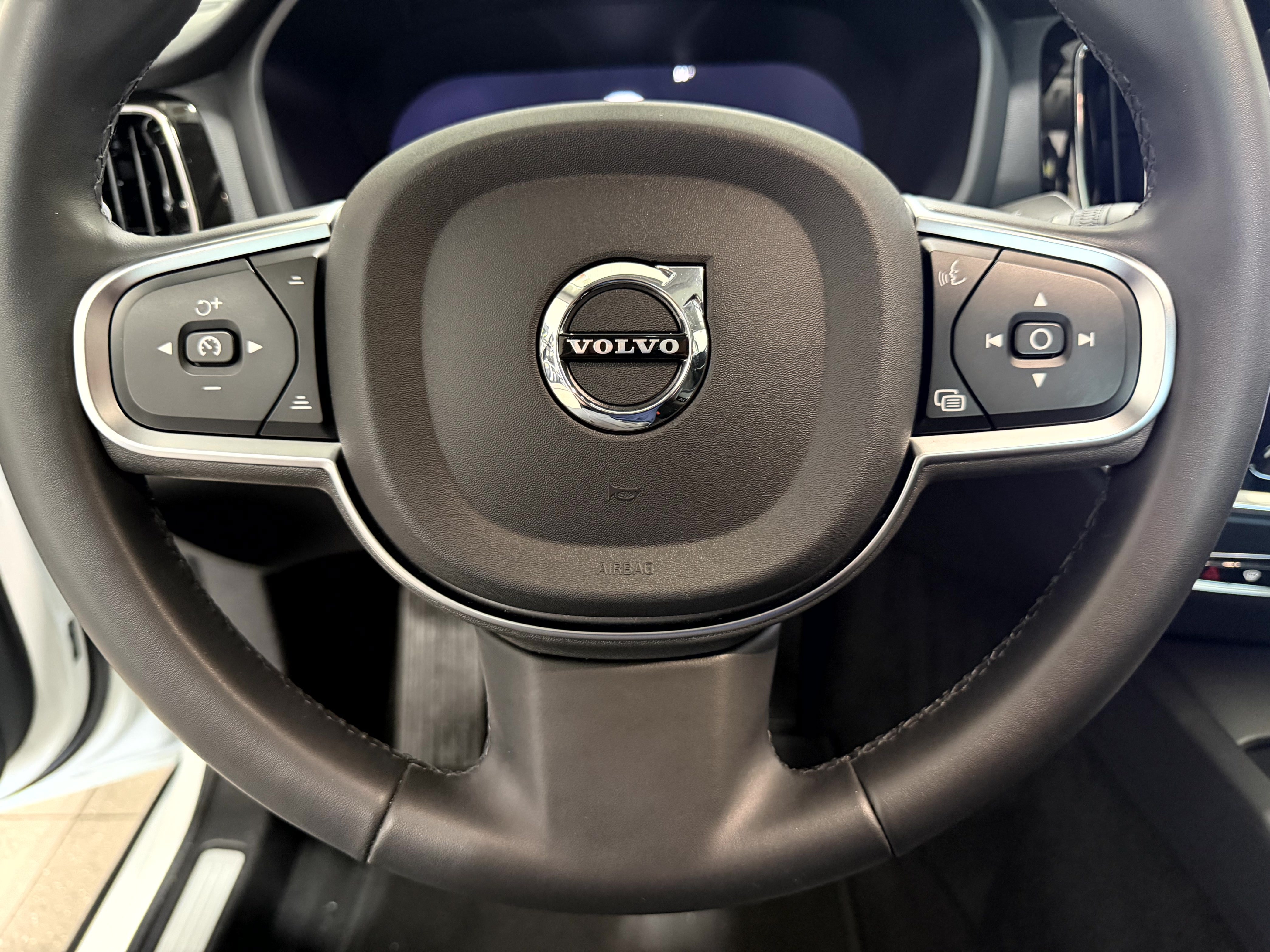Used 2024 Volvo S60 B5 Core AWD/4WD image 13