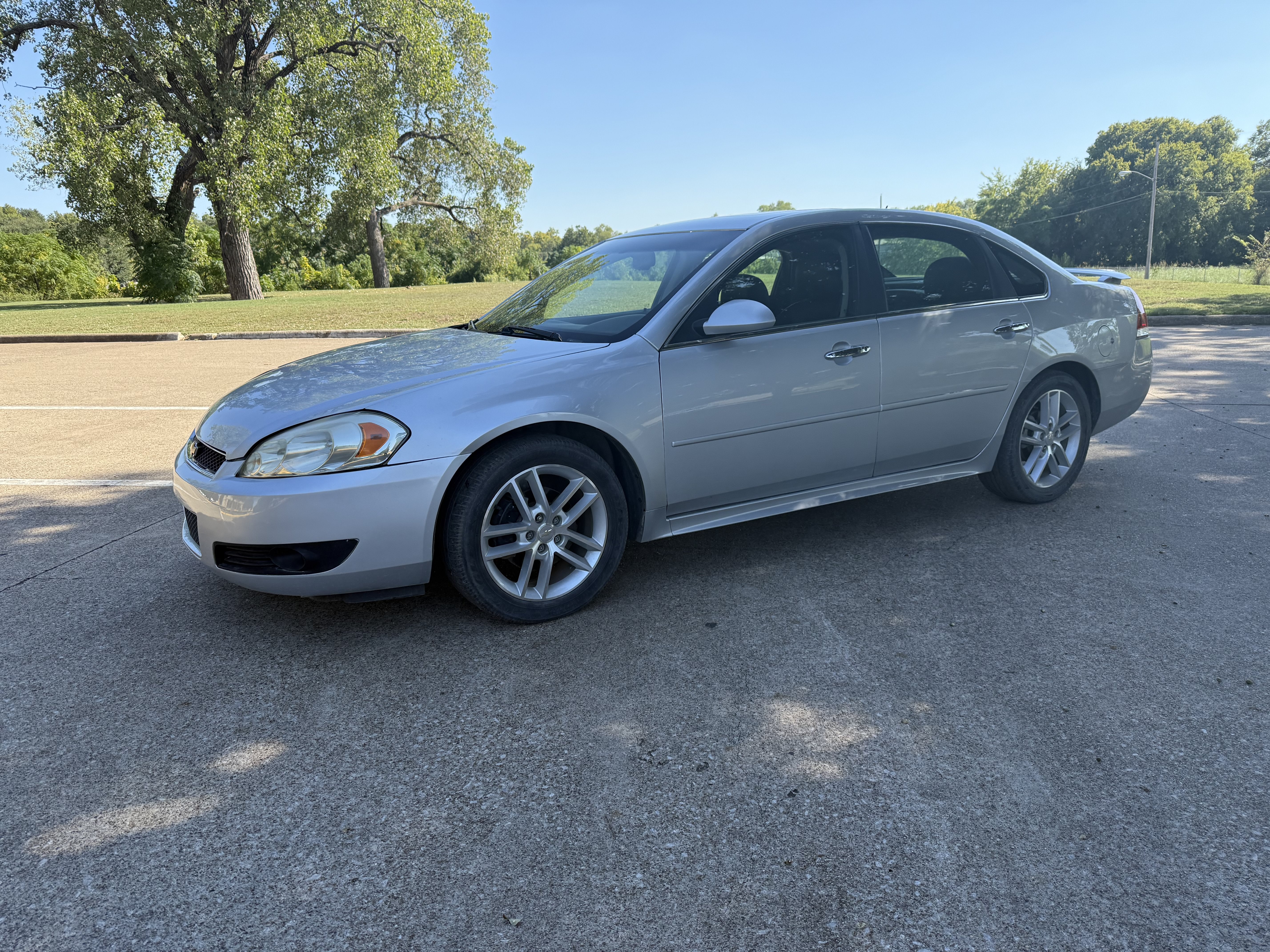 Used 2016 Chevrolet Impala LTZ FWD image 1