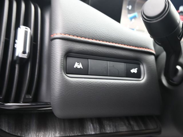 Used 2025 Nissan Armada PRO-4X image 18