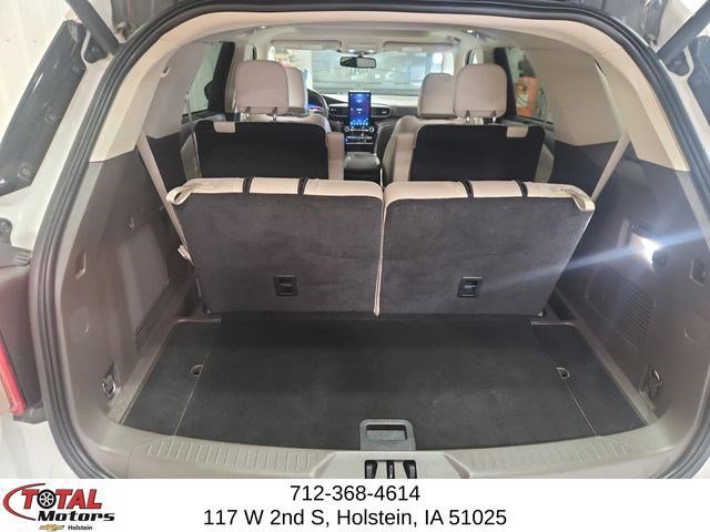 Used 2023 Ford Explorer Platinum w/ Technology Package image 9