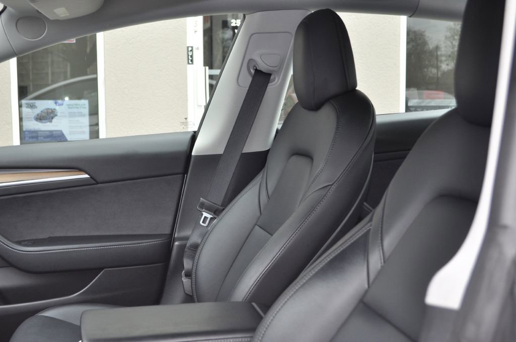 Used 2022 Tesla Model 3 Performance image 7