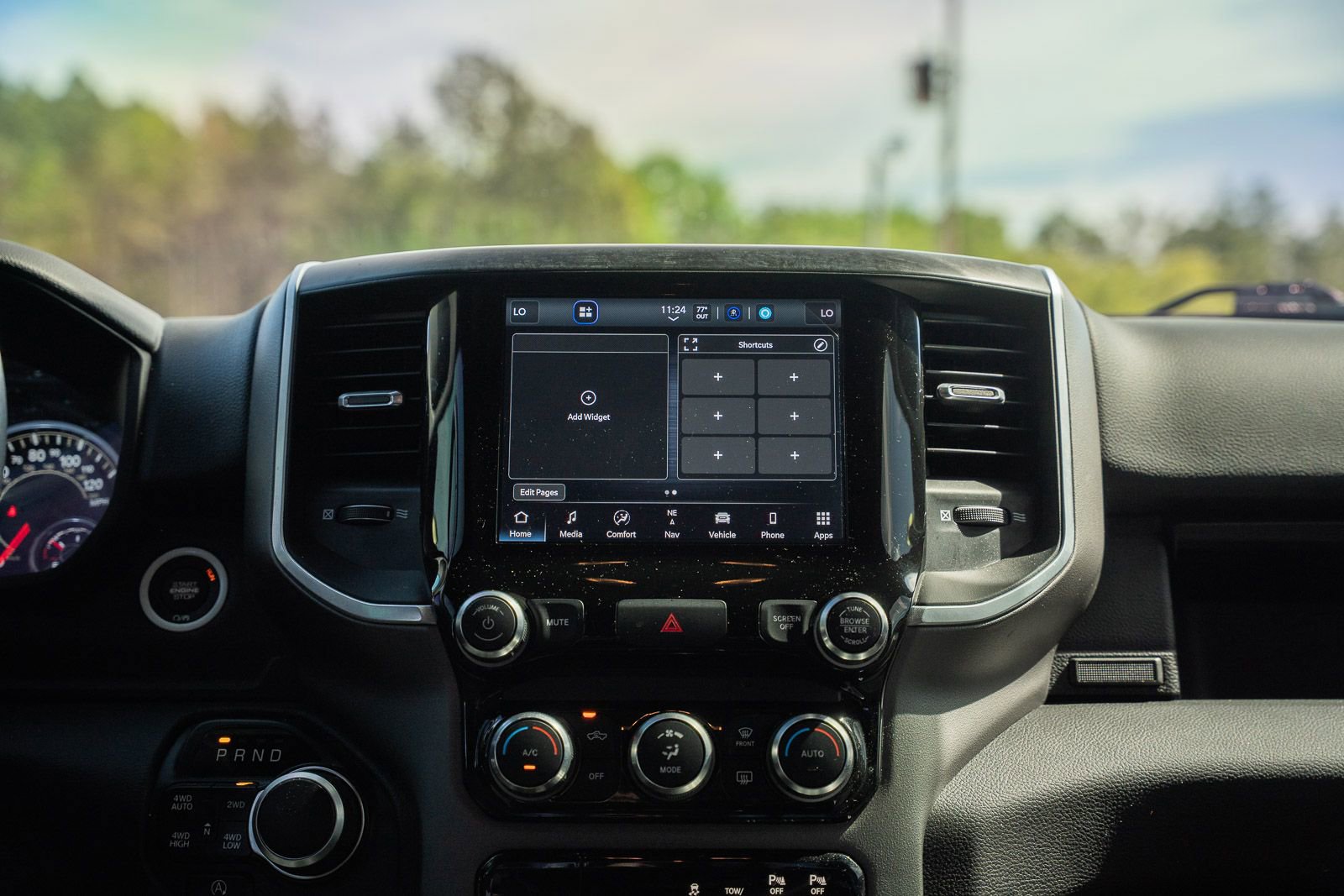 Used 2022 RAM 1500 Big Horn AWD/4WD image 32