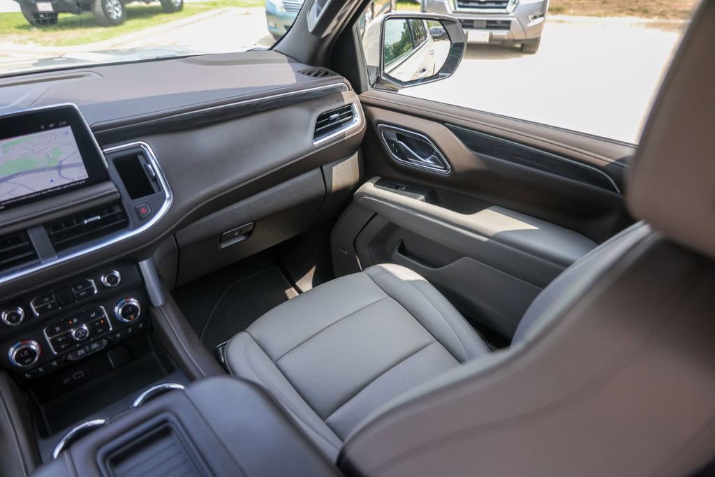 Used 2023 GMC Yukon SLT w/ SLT Premium Package AWD/4WD image 30