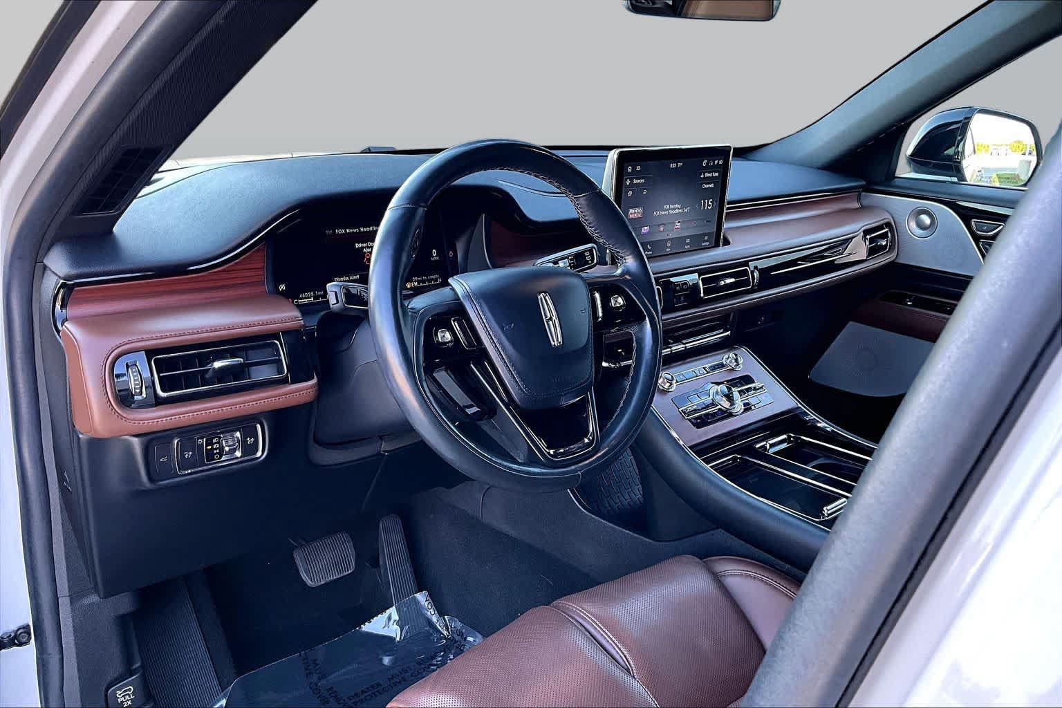 Used 2022 Lincoln Aviator Reserve w/ Equipment Group 201A RWD image 16