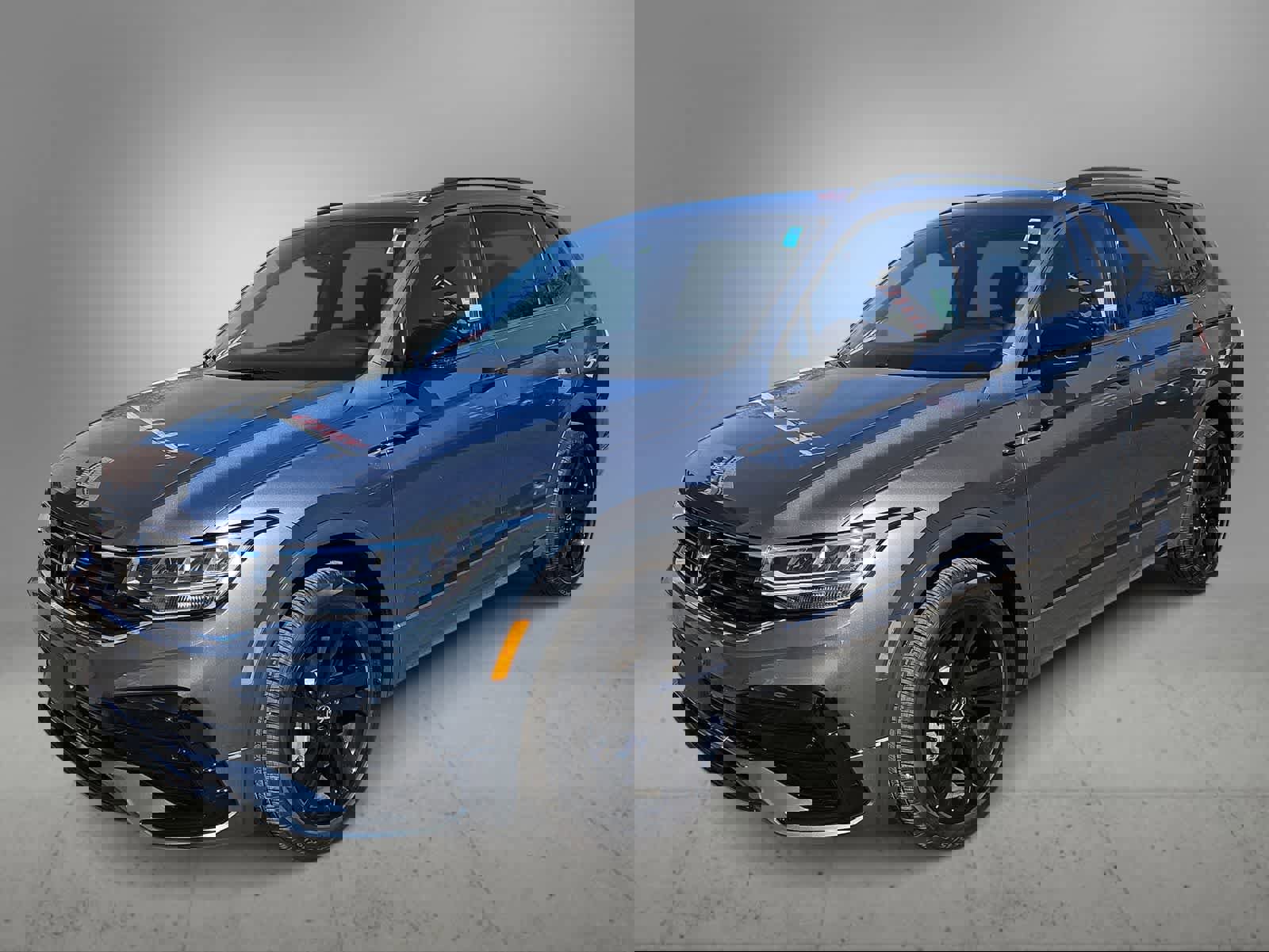 Used 2024 Volkswagen Tiguan SE R-Line image 5