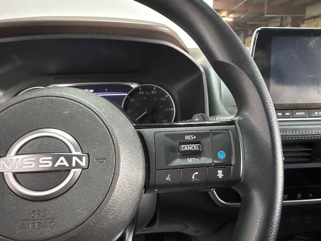 Used 2023 Nissan Rogue SV image 13