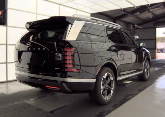 Used 2026 Hyundai Palisade Limited AWD/4WD image 3