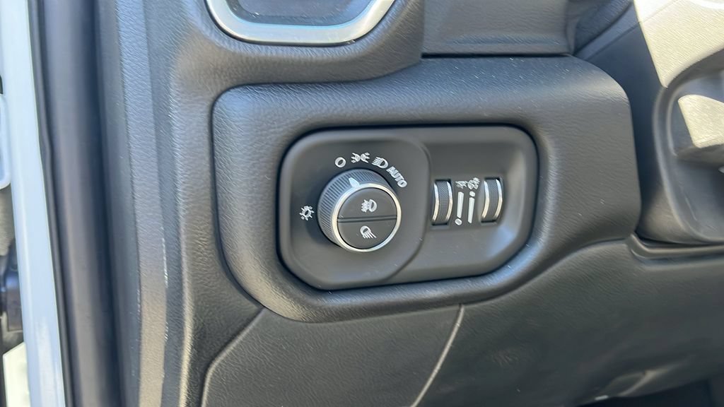 Used 2023 RAM 2500 Laramie AWD/4WD image 11
