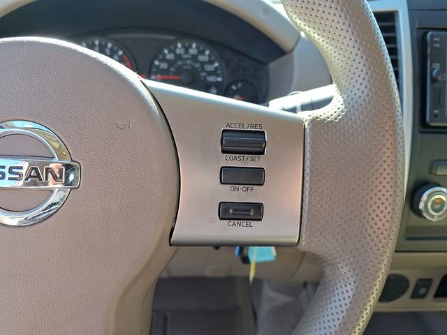 Used 2010 Nissan Frontier SE image 20