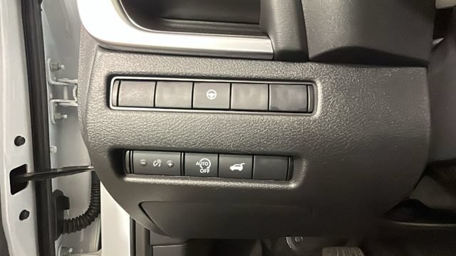 Used 2026 Nissan Rogue SV w/ Cold Weather Package AWD/4WD image 19