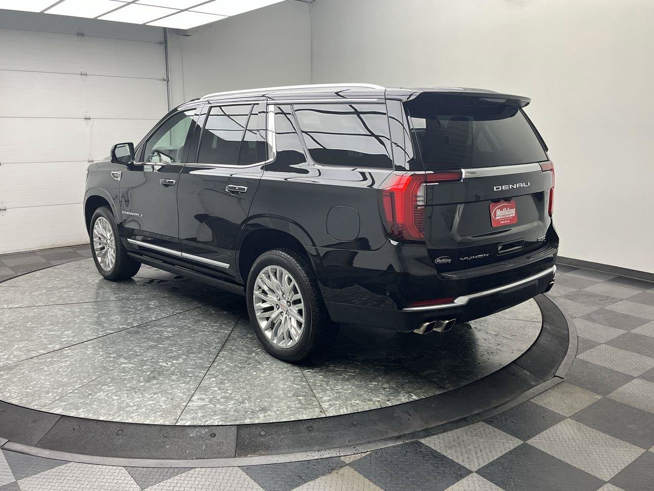 Certified 2025 GMC Yukon Denali w/ Sun & Power Step Package AWD/4WD image 2