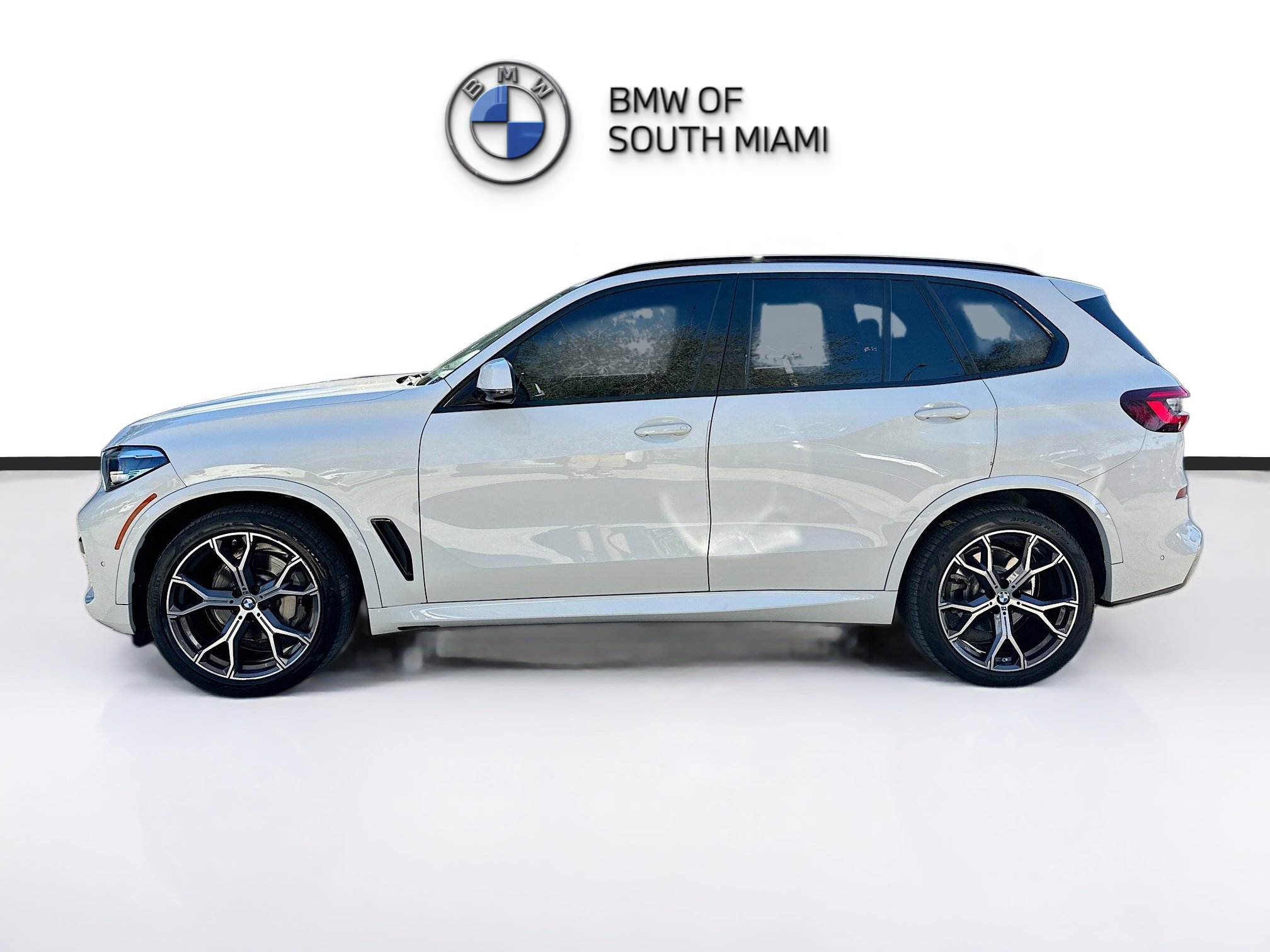 Used 2021 BMW X5 sDrive40i w/ M Sport Package image 4