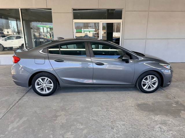 Used 2018 Chevrolet Cruze LT w/ Convenience Package image 6