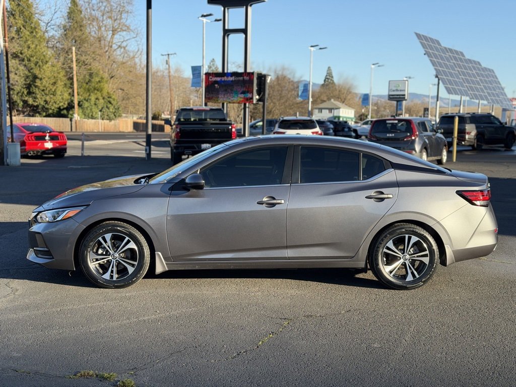 Used 2022 Nissan Sentra SV image 2