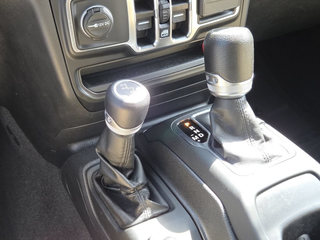 Used 2022 Jeep Wrangler Unlimited Sport AWD/4WD image 31