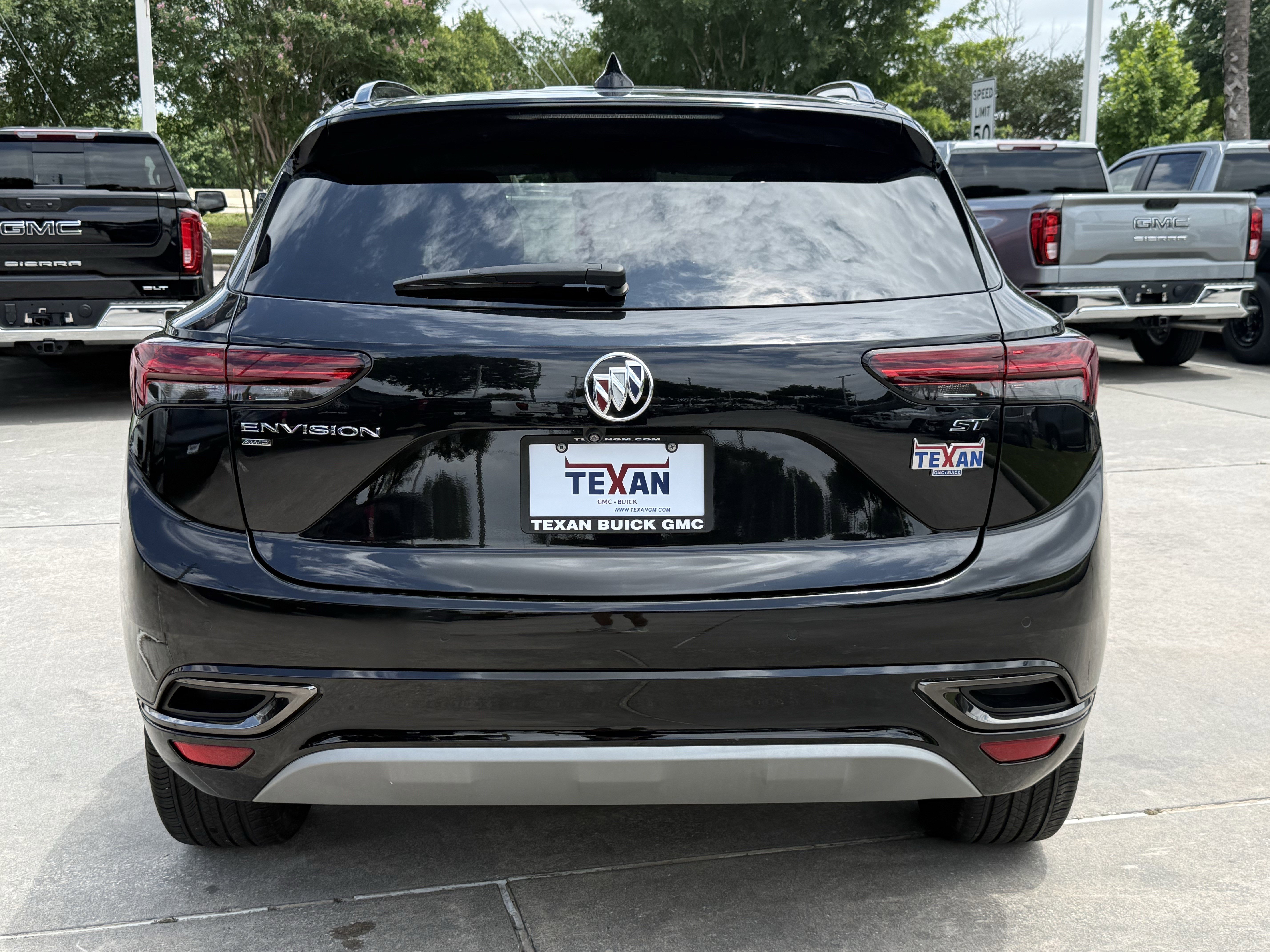 Used 2023 Buick Envision Preferred w/ Sport Touring Package AWD/4WD image 6
