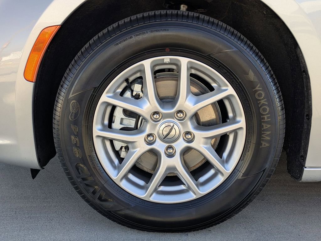 Used 2024 Chrysler Pacifica Touring-L image 31