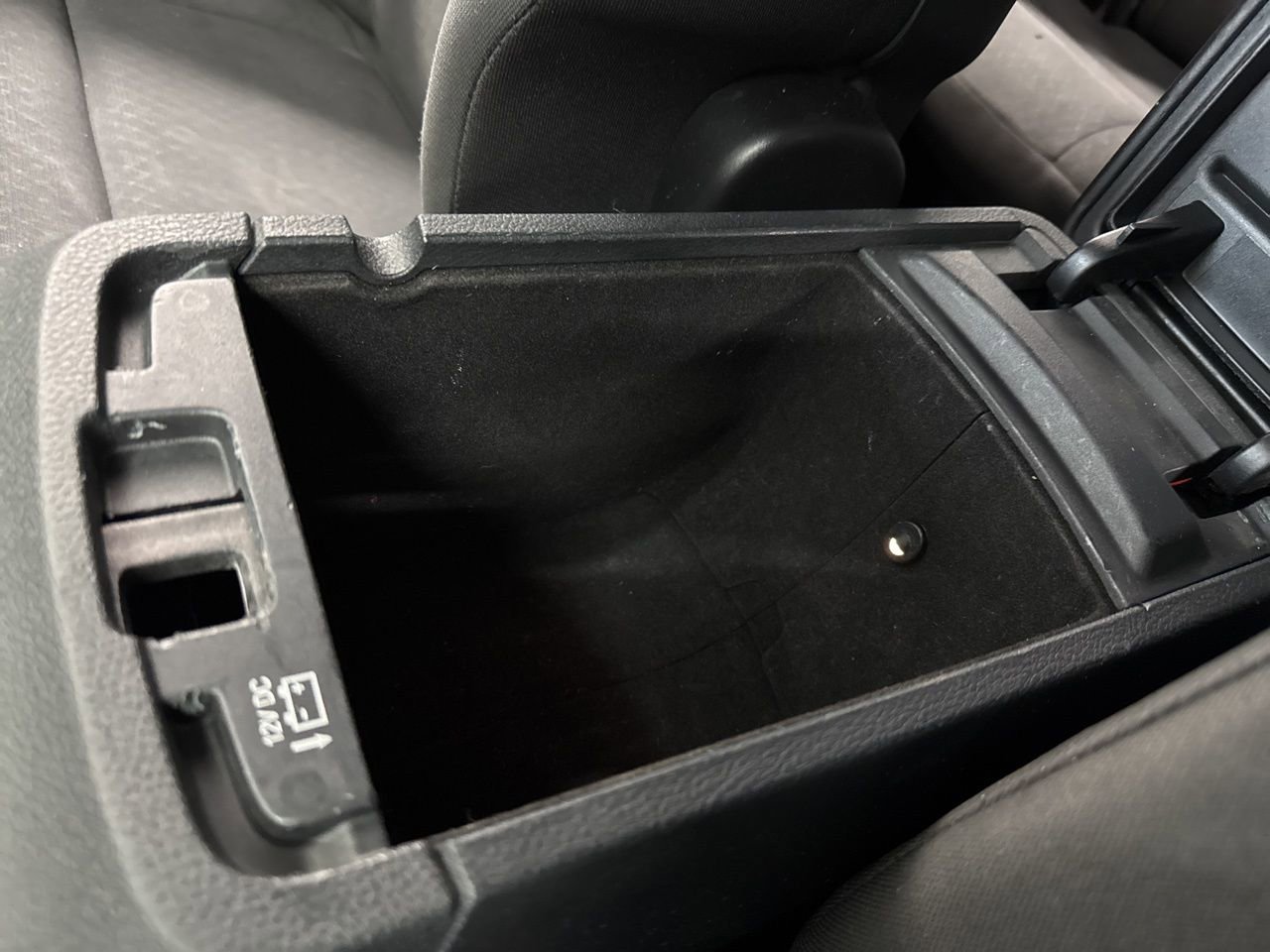 Used 2018 Jeep Grand Cherokee Laredo image 30