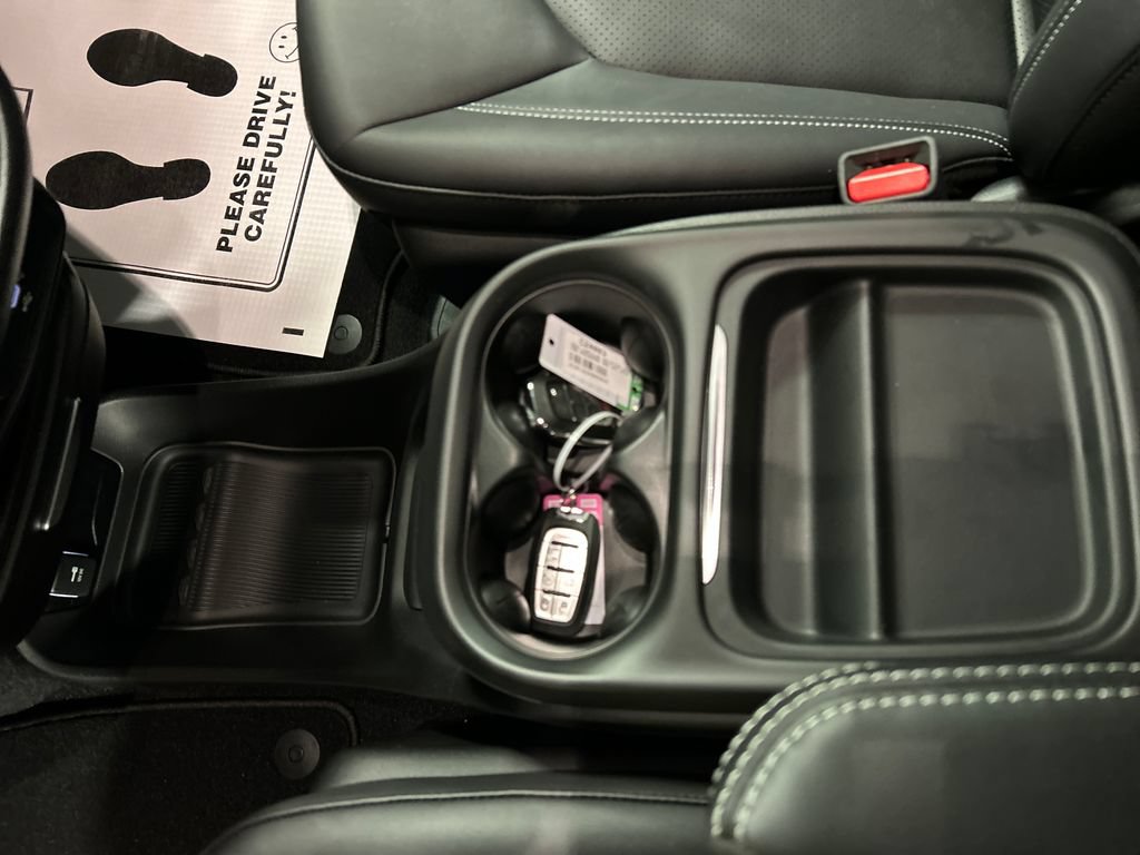 New 2027 Chrysler Pacifica Select w/ Family Tech Group FWD image 19