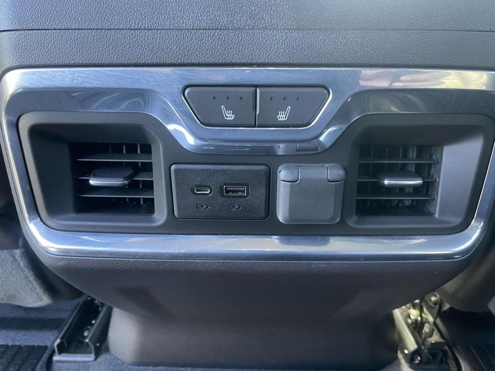 Used 2020 Chevrolet Silverado 1500 LTZ AWD/4WD image 11