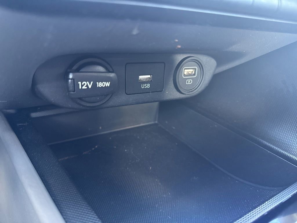 Used 2023 Hyundai Elantra SEL image 25