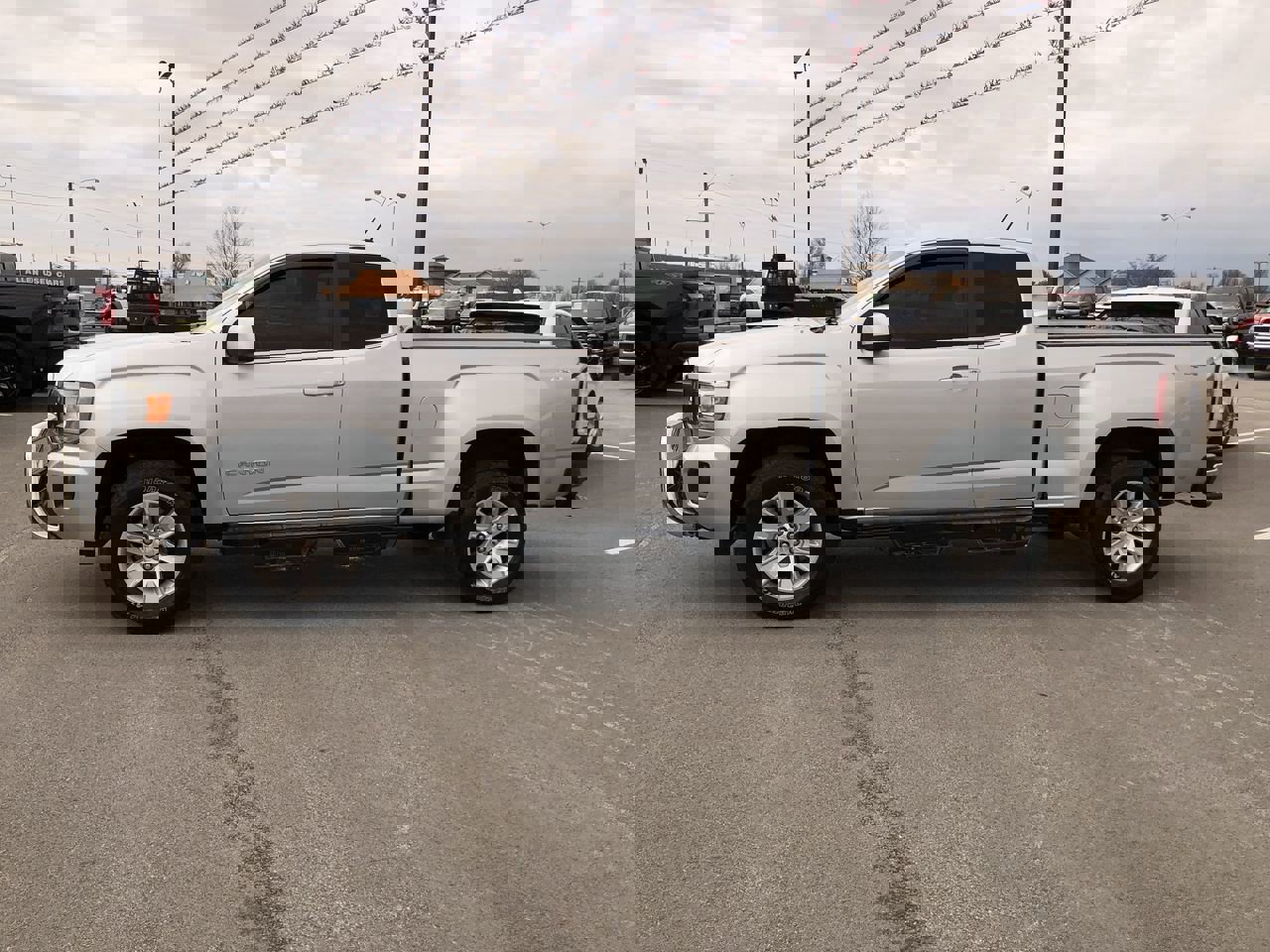 Used 2015 GMC Canyon SLE w/ SLE Convenience Package image 3