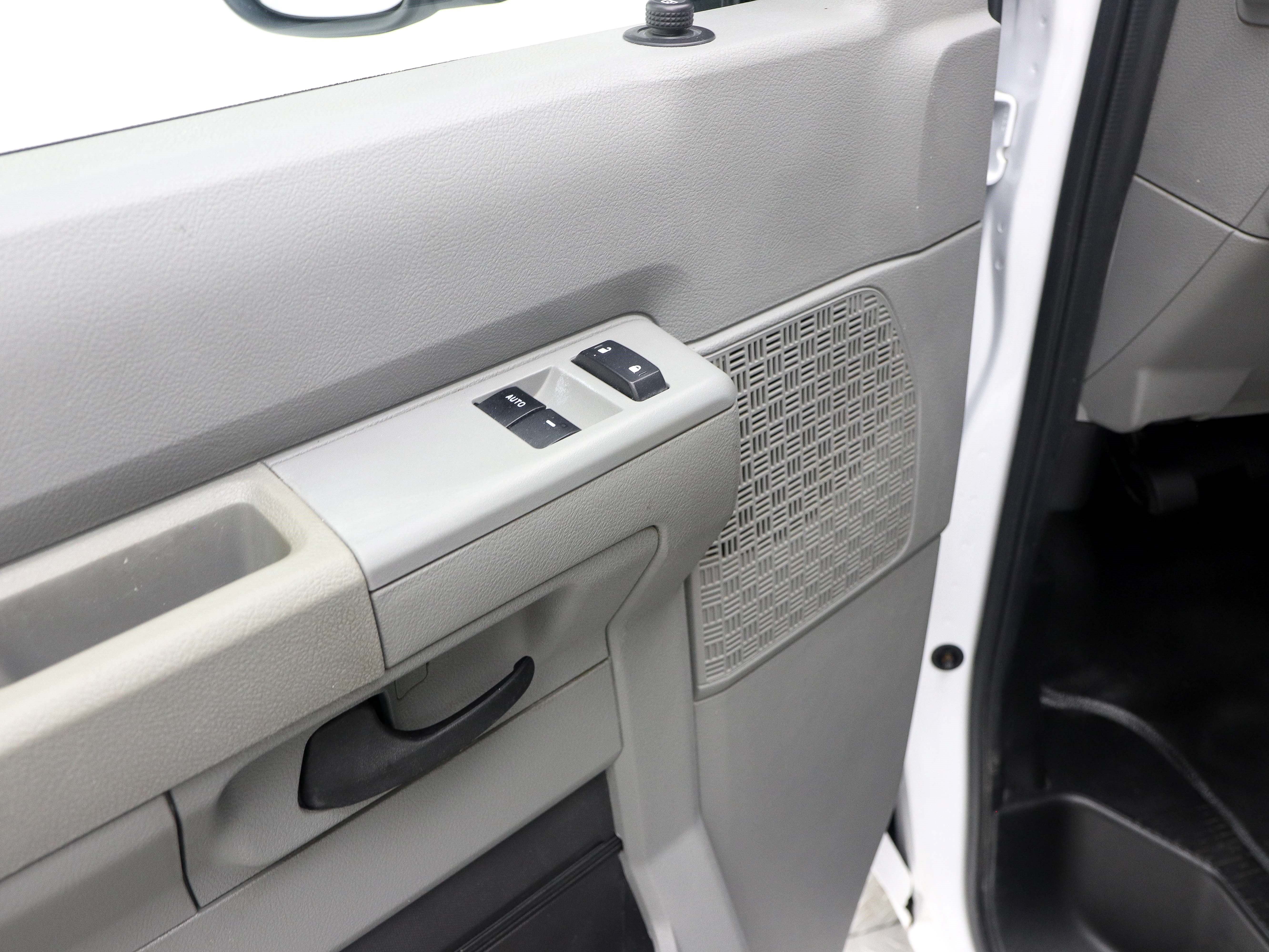 Used 2023 Ford E-450 and Econoline 450 Super Duty w/ Power Windows & Locks Group RWD image 22