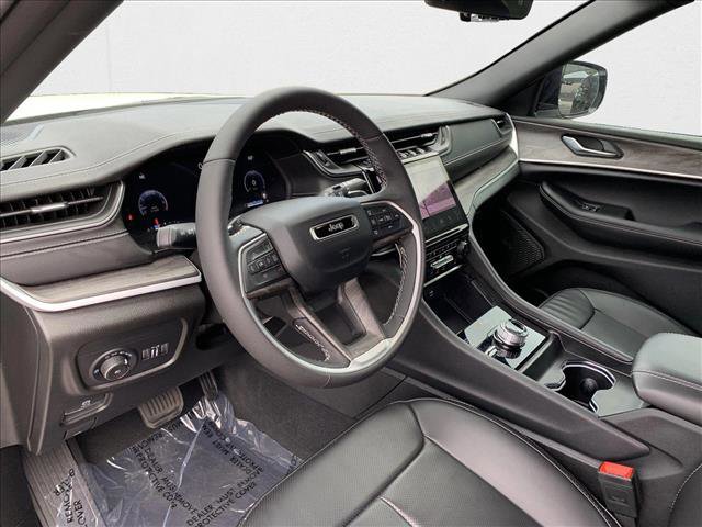 New 2025 Jeep Grand Cherokee Limited w/ Luxury Tech Group II image 11