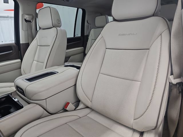 Used 2023 GMC Yukon XL Denali AWD/4WD image 41