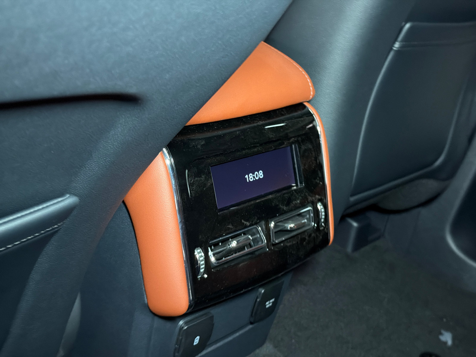 New 2027 Lincoln Aviator Reserve AWD/4WD image 24