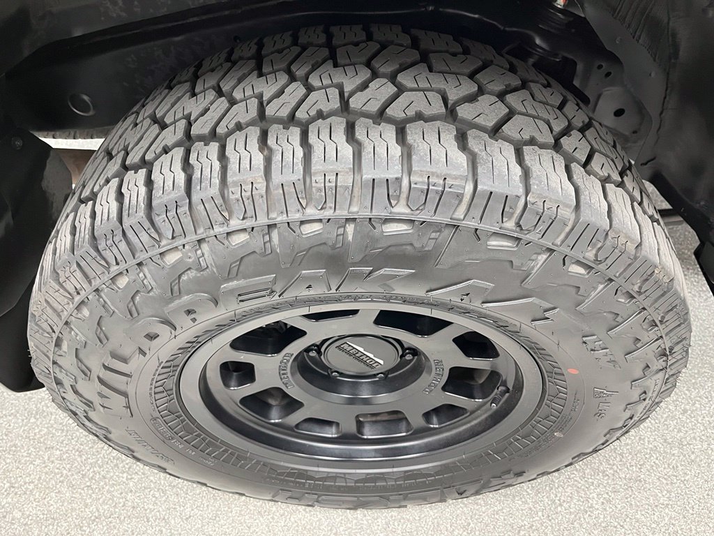Used 2022 Toyota 4Runner TRD Off-Road Premium AWD/4WD image 17