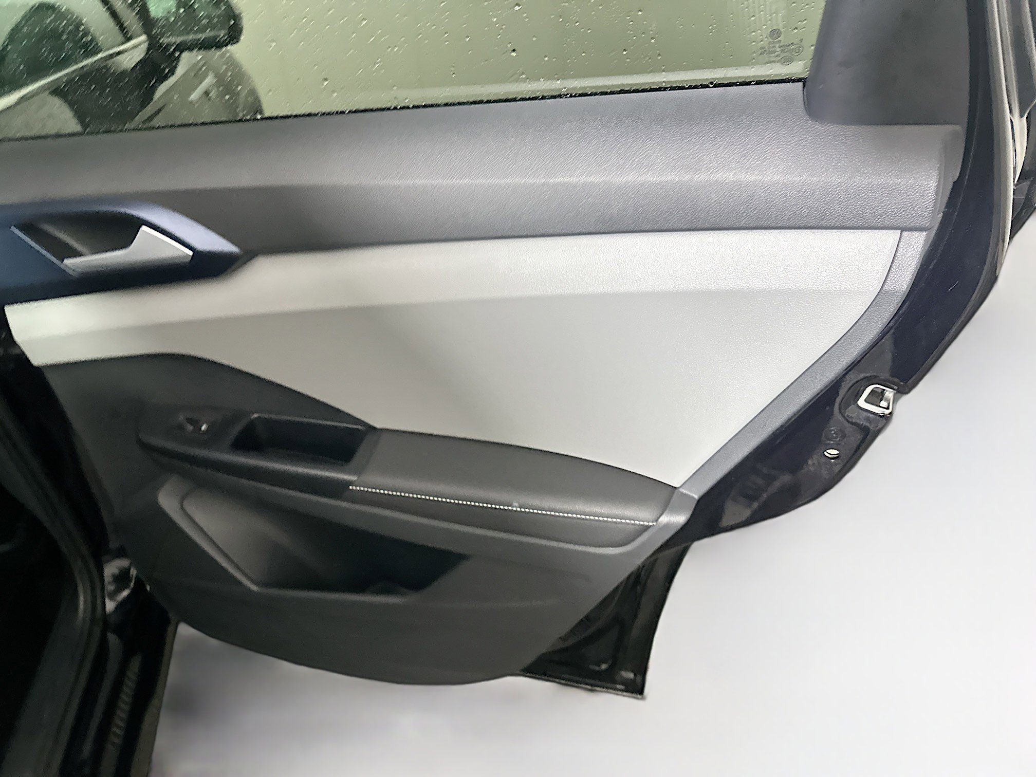 Used 2024 Volkswagen Taos SE image 28