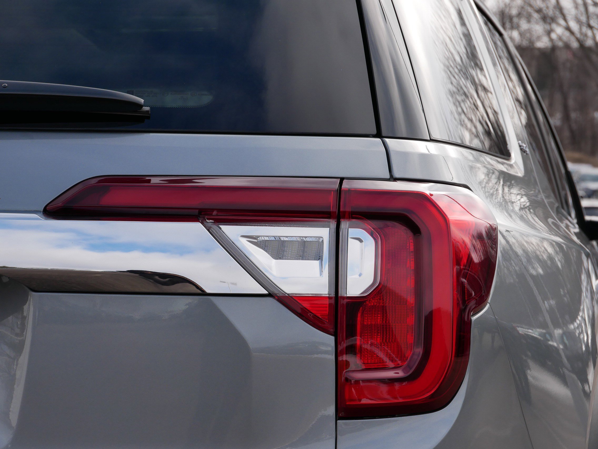 Used 2023 GMC Acadia SLT w/ Preferred Package image 18