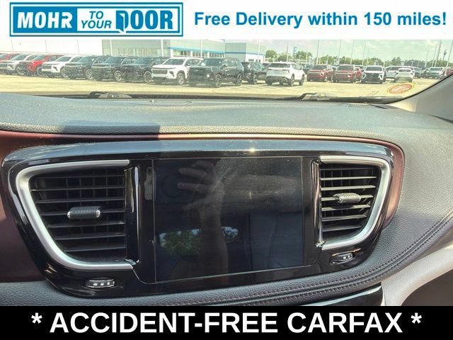 Used 2019 Chrysler Pacifica Limited FWD image 22