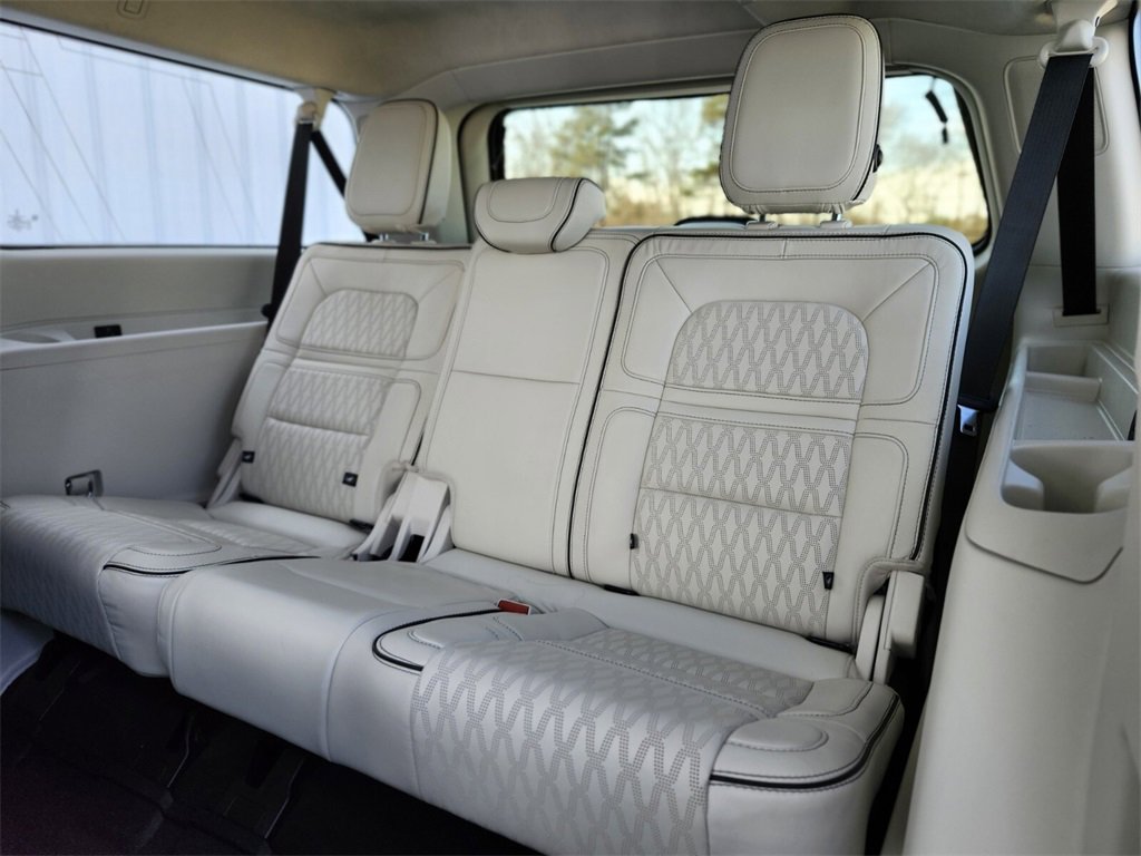 Used 2023 Lincoln Navigator L Black Label image 16