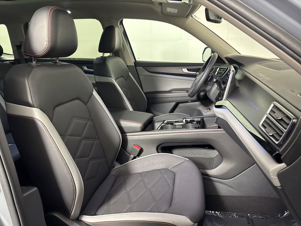 Used 2024 Volkswagen Atlas Peak Edition SEL image 12