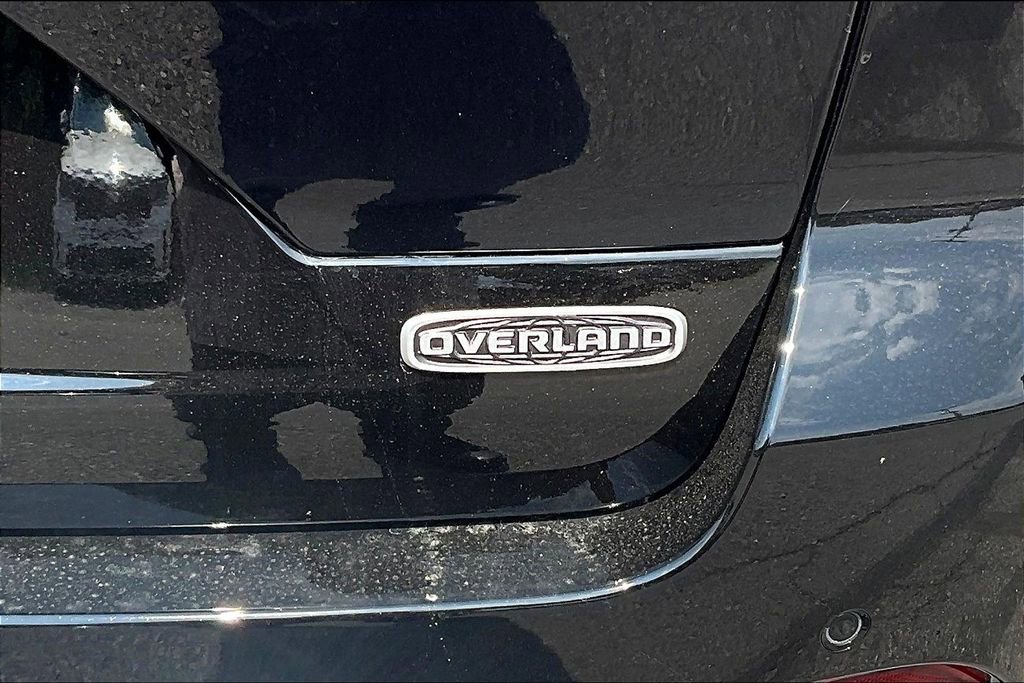 New 2025 Jeep Grand Cherokee Overland w/ Luxury Tech Group IV image 11